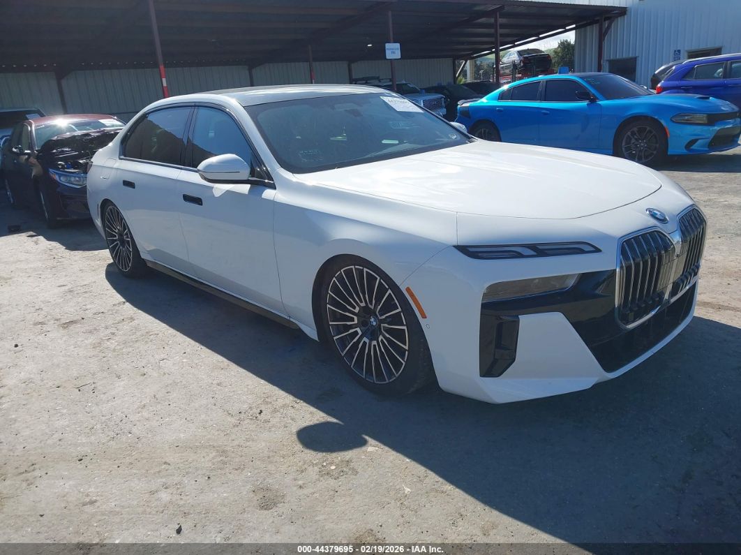 BMW i7 2025