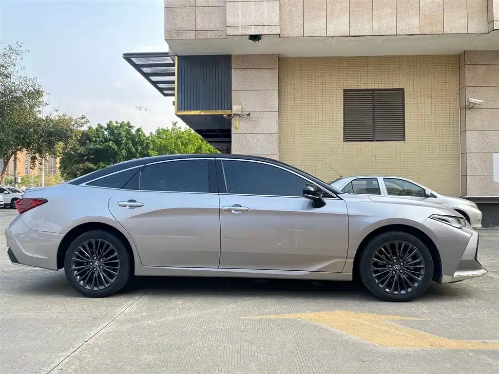 Toyota Avalon 2022