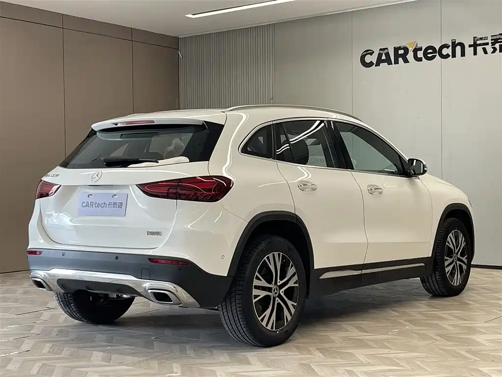 Mercedes-Benz GLA 2024