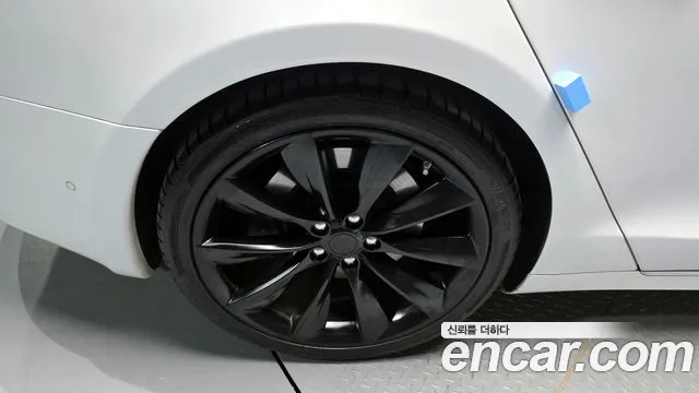 Tesla Model S 2020