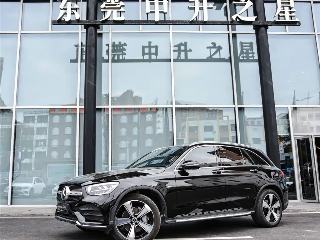 Mercedes-Benz GLC 2023