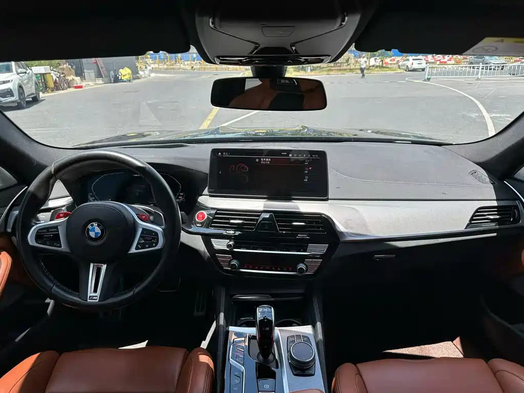 BMW M5 2021