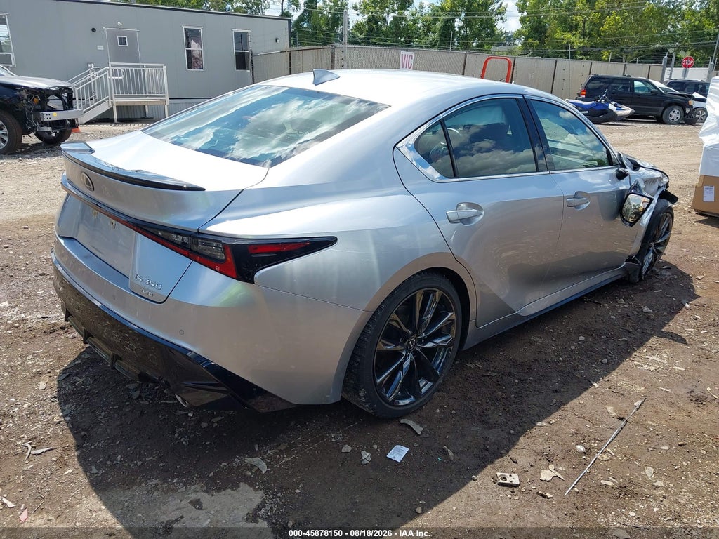 Lexus IS 2023