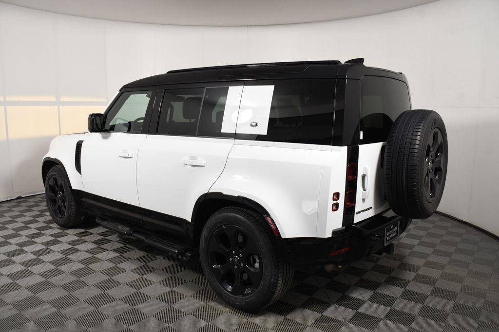 Land Rover Defender 2024
