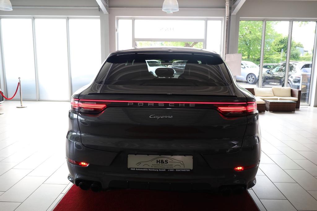 Porsche Cayenne 2022