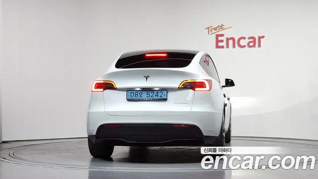 Tesla Model Y 2022