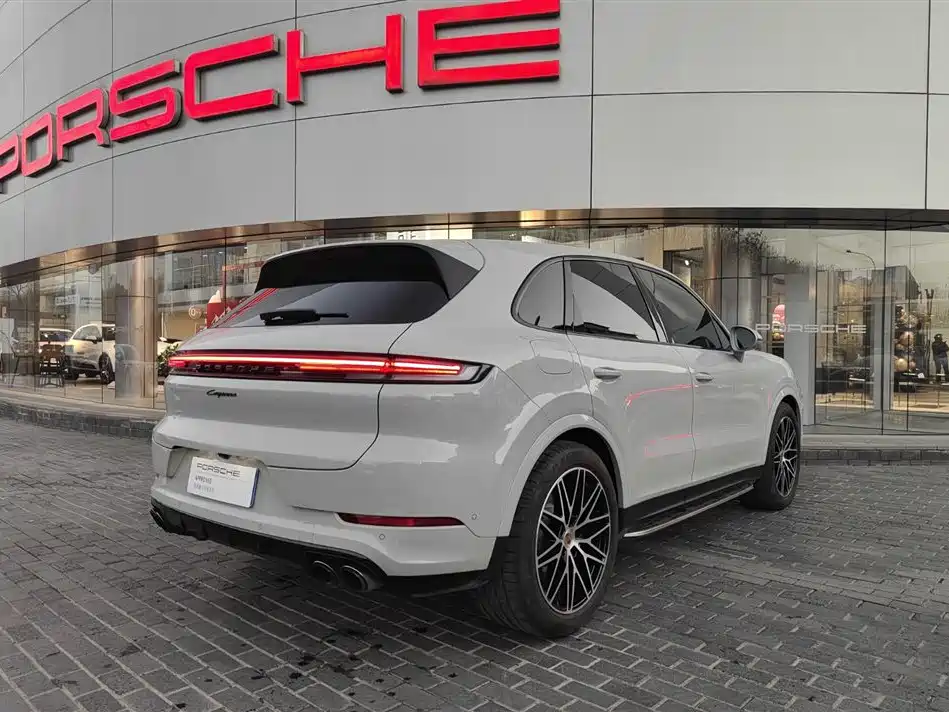 Porsche Cayenne 2024