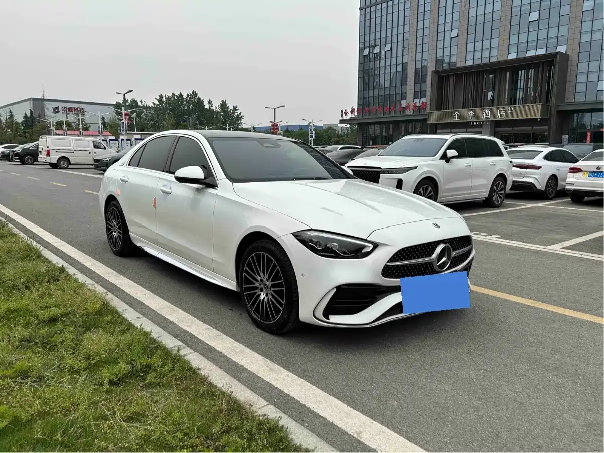 Mercedes-Benz C-Класс 2024
