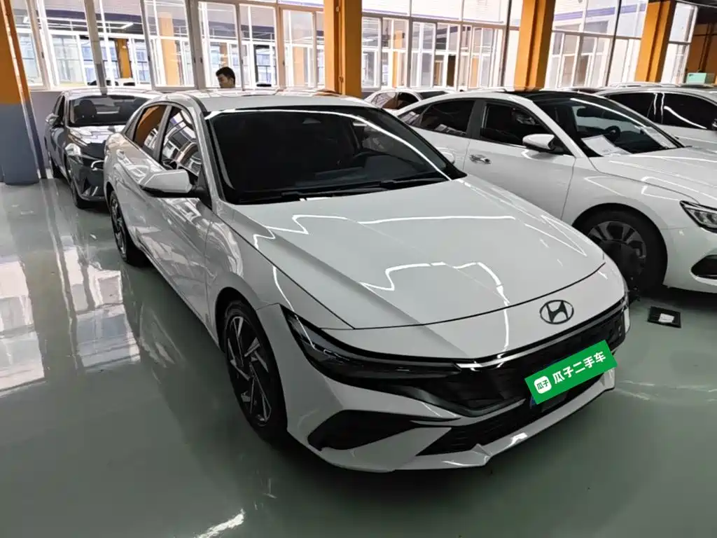 Hyundai Elantra 2024