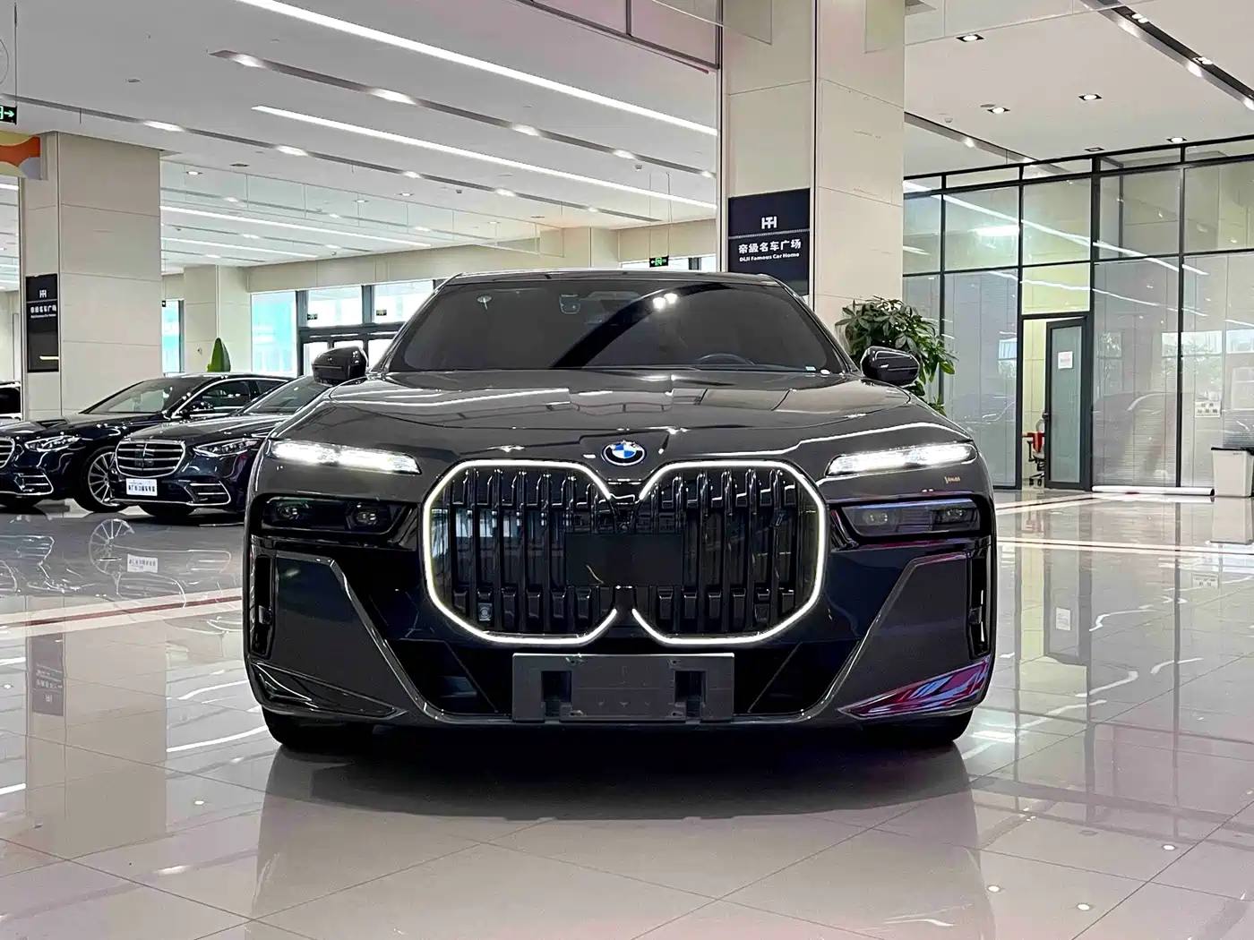 BMW i7 2023