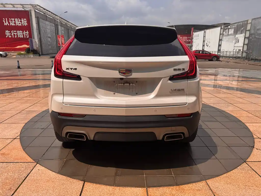 Cadillac XT4 2021
