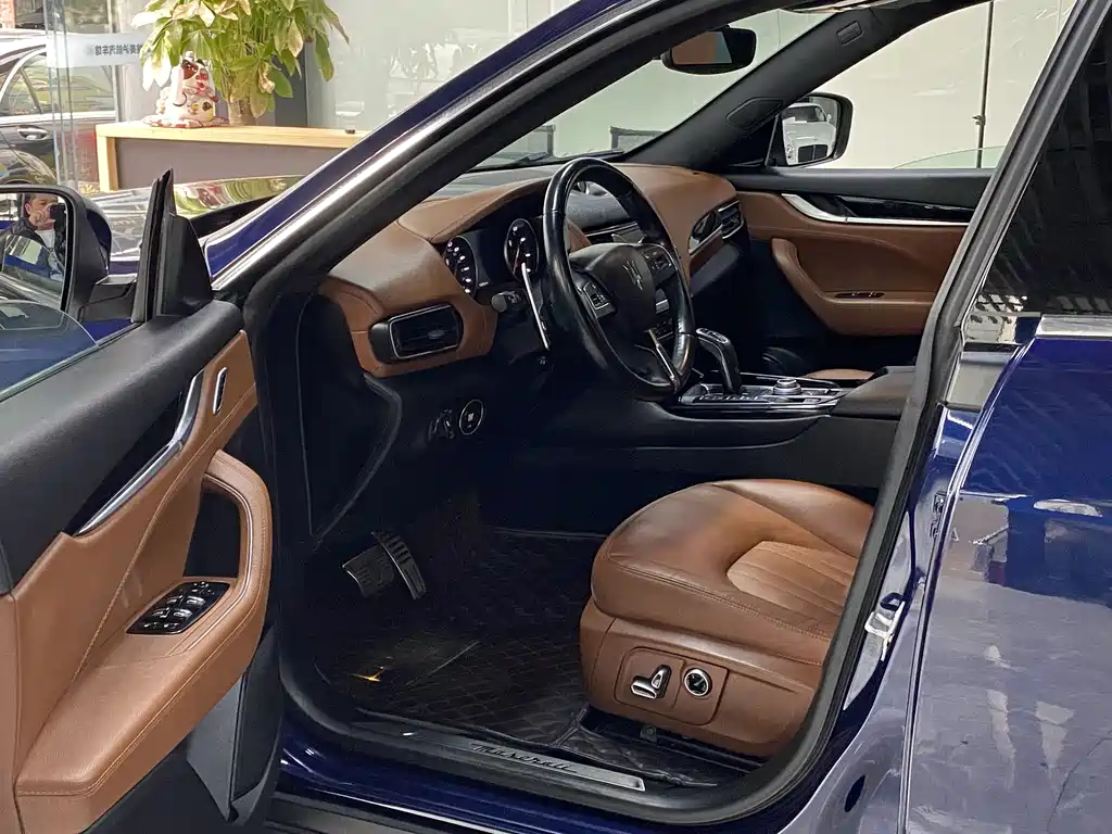 Maserati Levante 2021