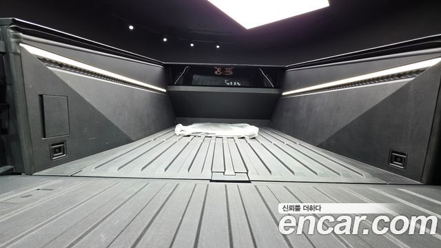 Tesla Cybertruck 2025