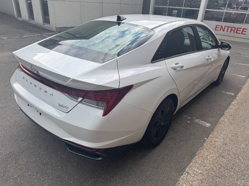 Hyundai Elantra 2022