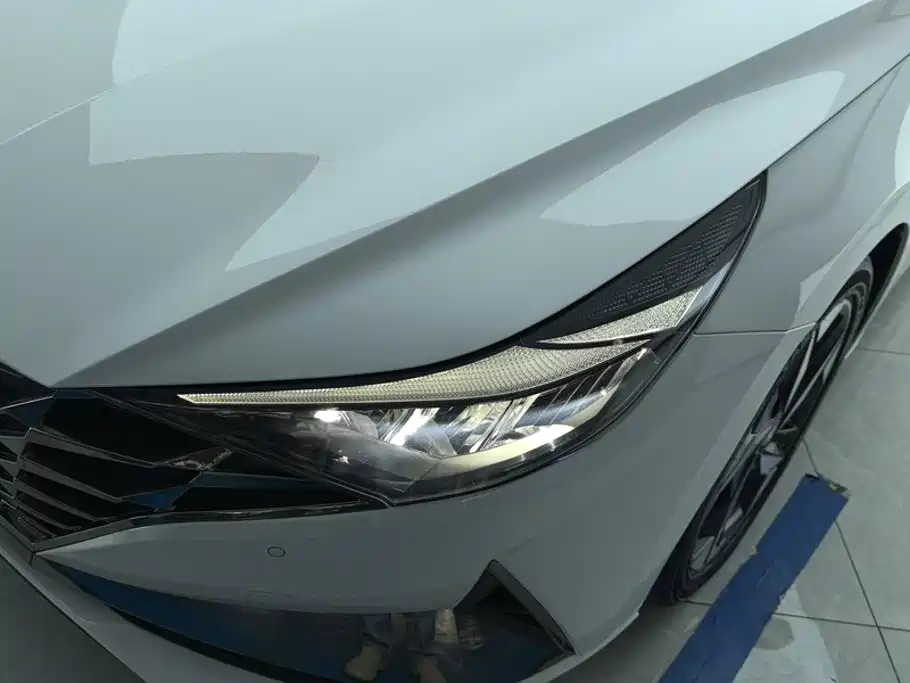 Hyundai Elantra 2021