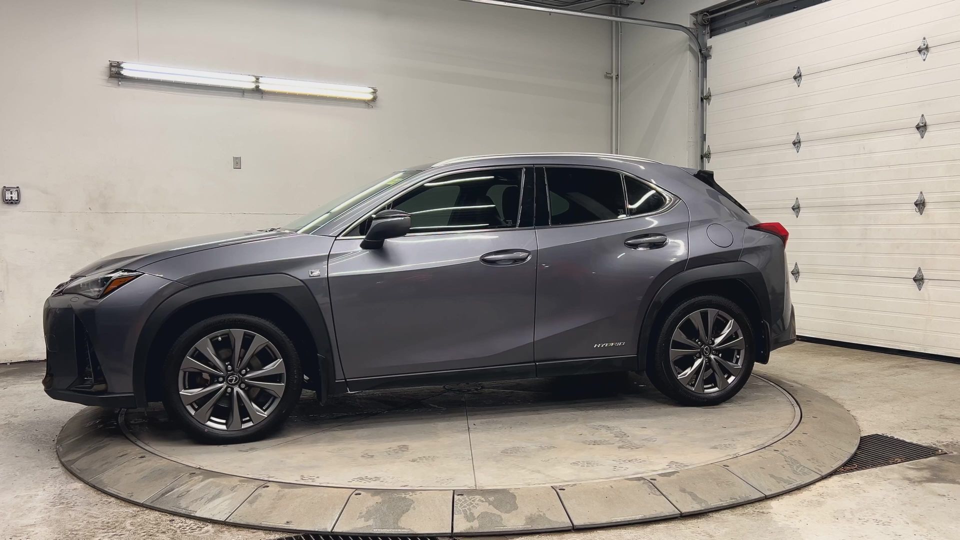 Lexus UX 2021