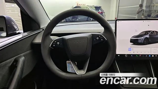 Tesla Model Y 2025