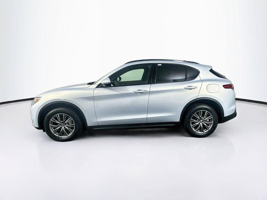 Alfa Romeo Stelvio 2023
