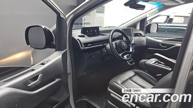Hyundai Staria 2025