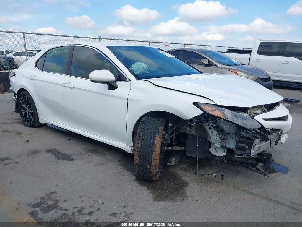 Toyota Camry 2021