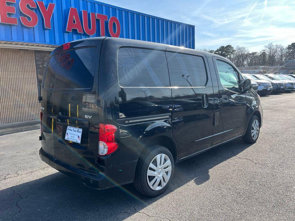Nissan NV200 2021