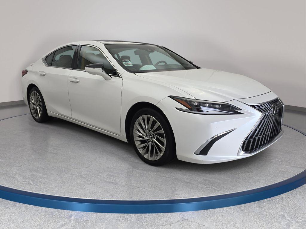 Lexus ES 2022