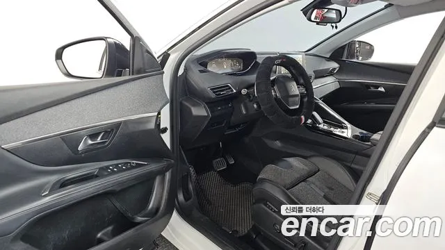 Peugeot 5008 2021