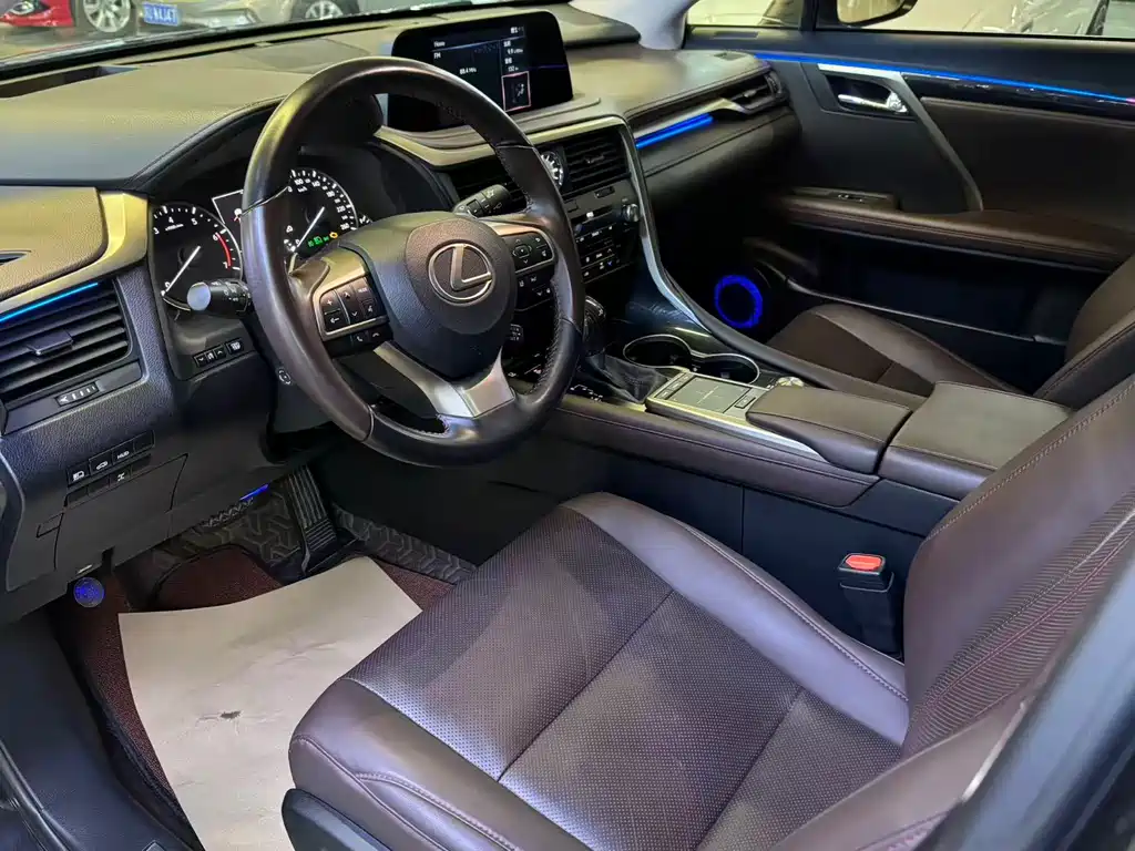 Lexus RX 2021