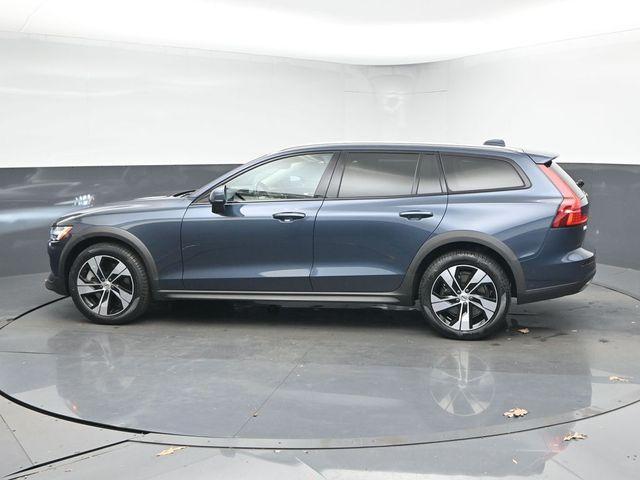 Volvo V60 Cross Country 2024