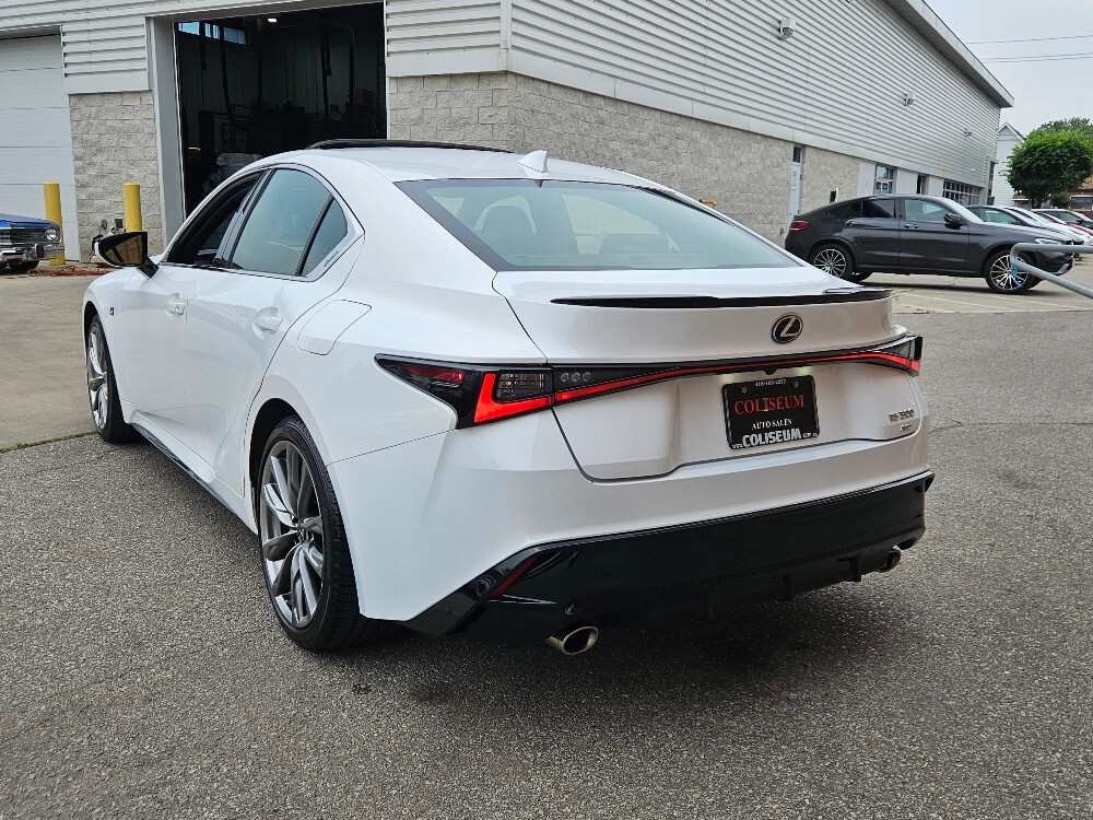 Lexus IS 2022