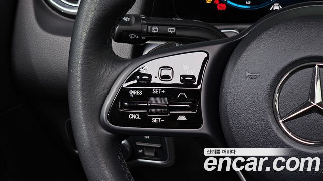Mercedes-Benz GLB 2021
