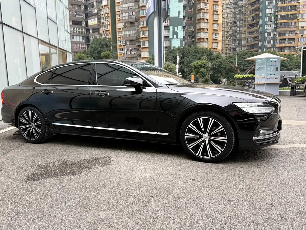 Volvo S90 2023