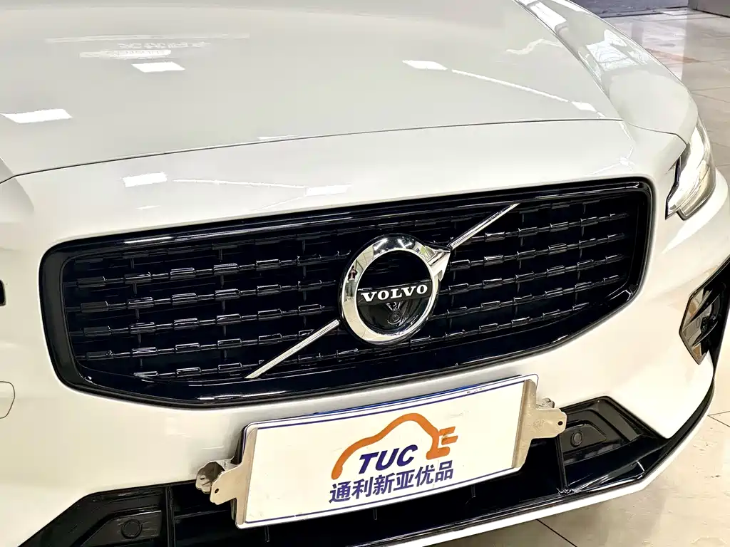 Volvo V60 2021