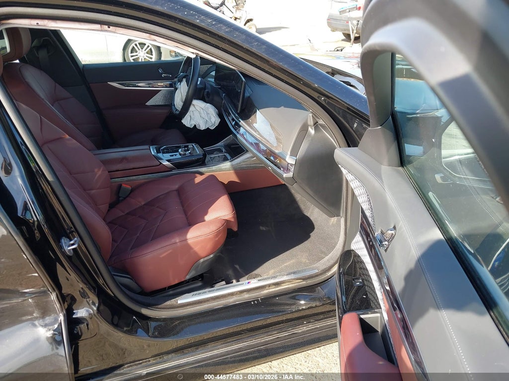 BMW i7 2024