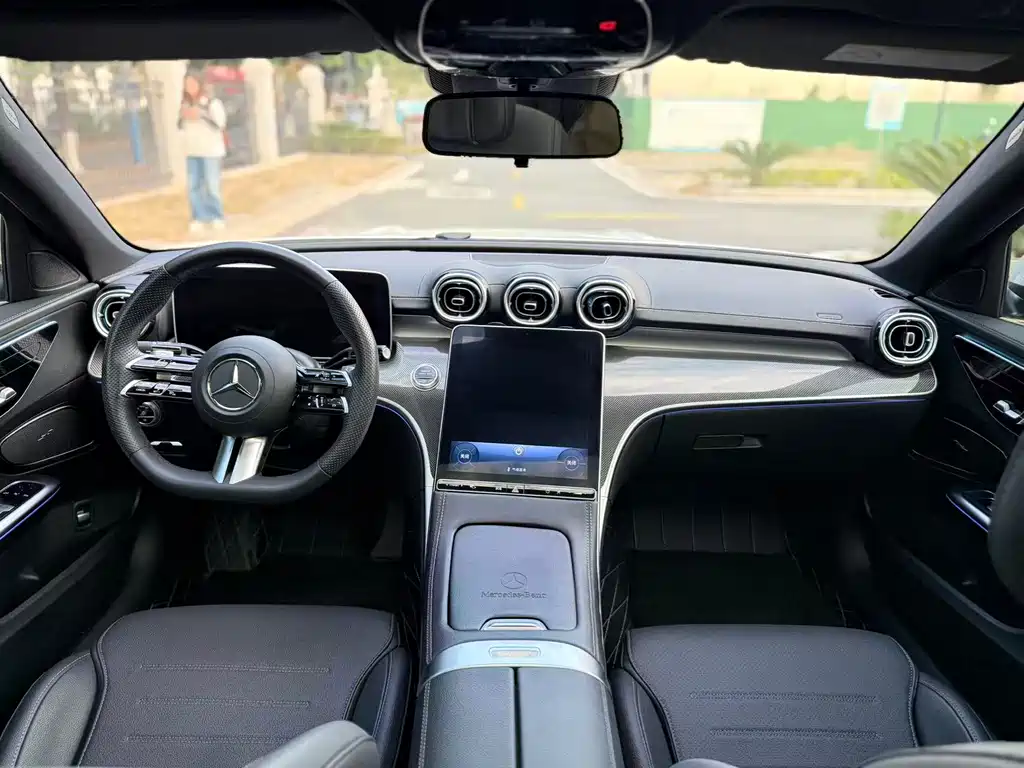 Mercedes-Benz C-Класс 2024