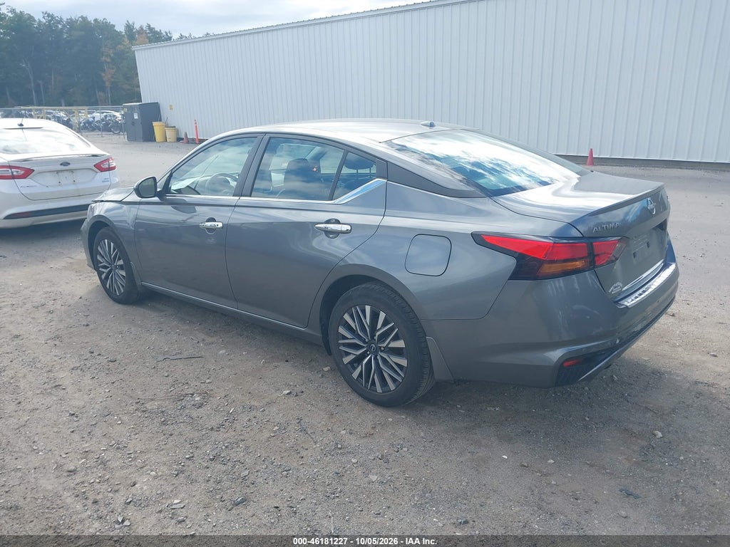 Nissan Altima 2023