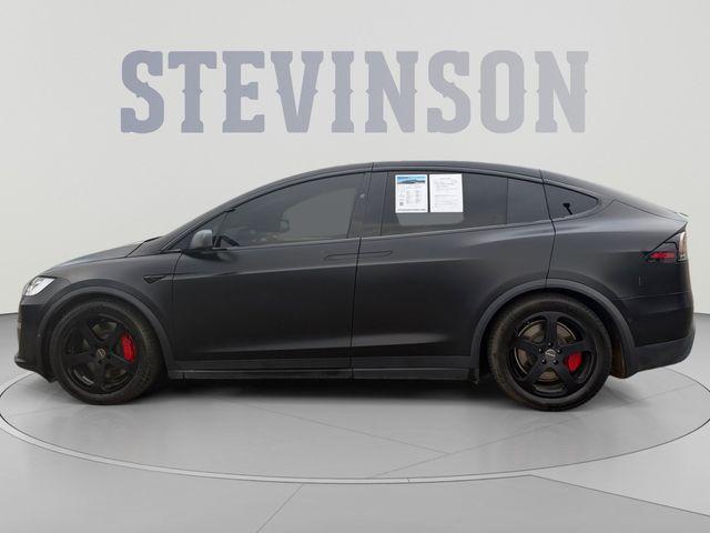 Tesla Model X 2022