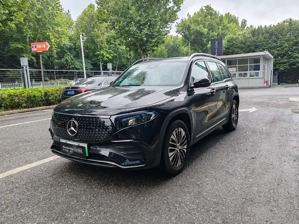 Mercedes-Benz EQB 2026