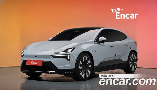 Polestar 4 2025