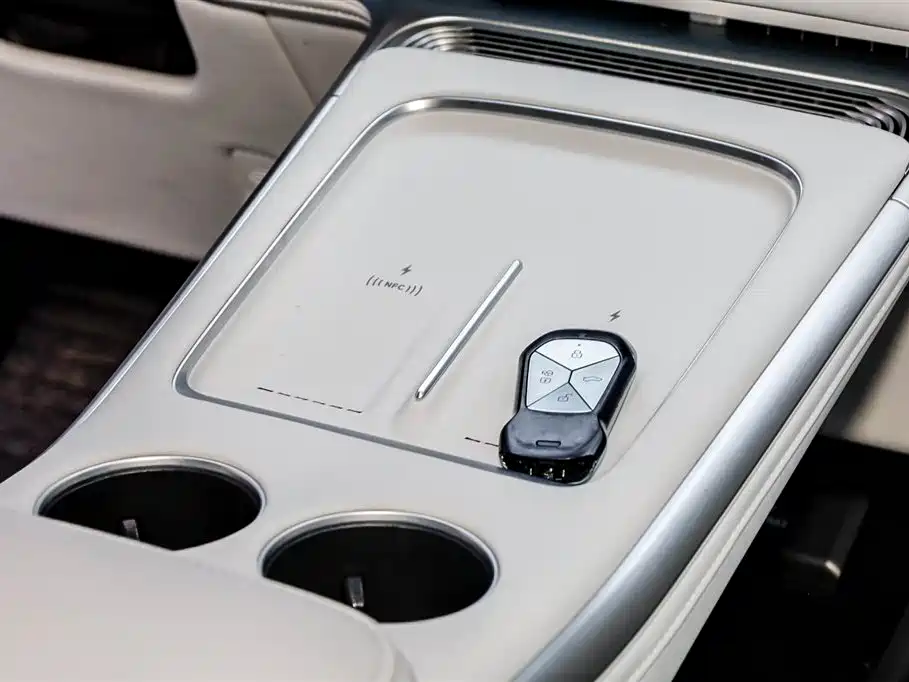 Xpeng G9 2025