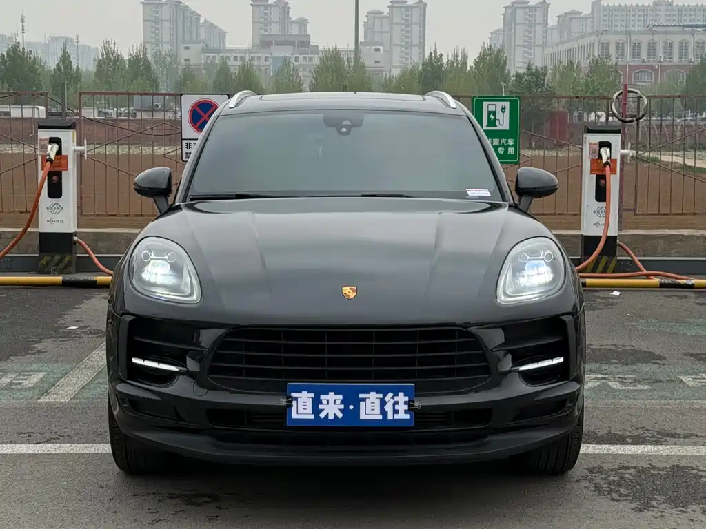 Porsche Macan 2021