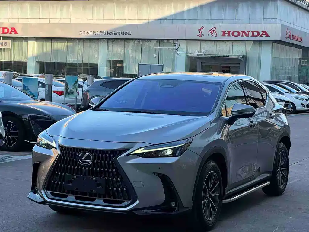 Lexus NX 2021