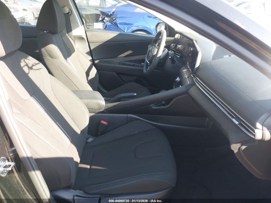 Hyundai Elantra 2024