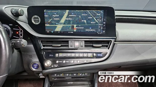 Lexus ES 2022