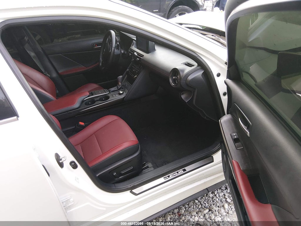 Lexus IS 300 2023