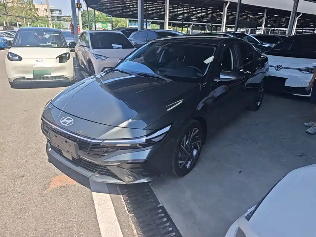 Hyundai Elantra 2025