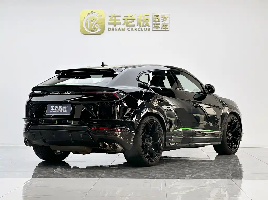 Lamborghini Urus 2023