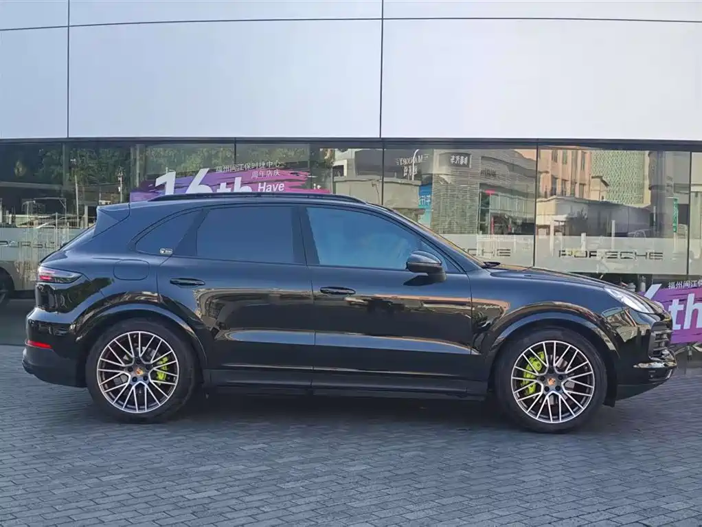 Porsche Cayenne 2022