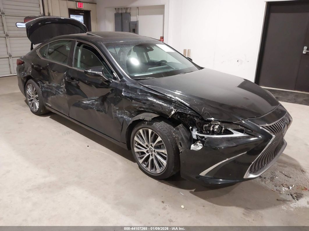 Lexus ES 2021
