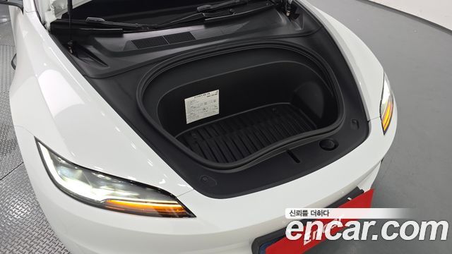 Tesla Model 3 2024